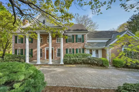 120 Whipstick Rd, Ridgefield, CT 06877