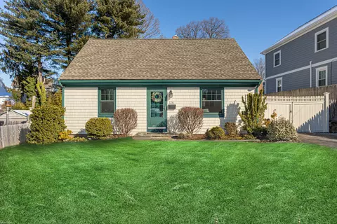 126 Churchill St, Fairfield, CT 06824