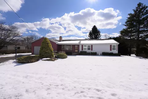 25 Elaine St, Thompson, CT 06277