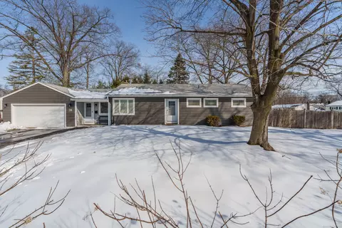 24 Lincoln St, Windsor Locks, CT 06096