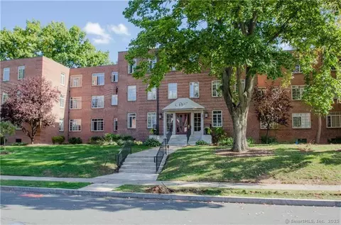 20 Outlook Ave #304, West Hartford, CT 06119
