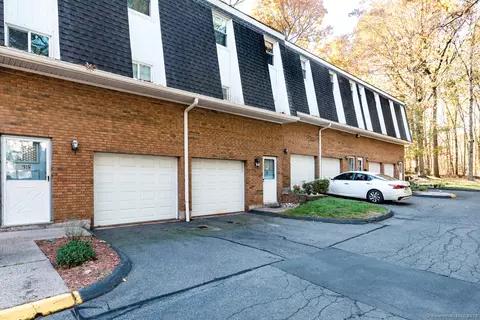 316 Dunfey Ln #316, Windsor, CT 06095