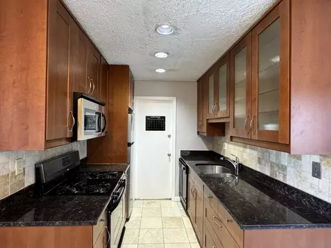 60 Plainfield Ave #34, West Haven, CT 06516