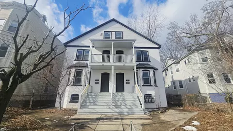 37 Southfield Ave, Stamford, CT 06902