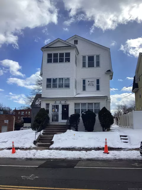 17-19 Linnmoore St, Hartford, CT 06114