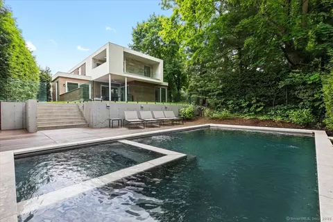 29 Lockwood Dr, Greenwich, CT 06870