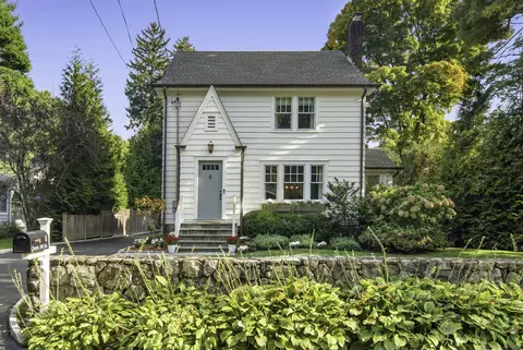 8 Christie Hill Rd, Darien, CT 06820