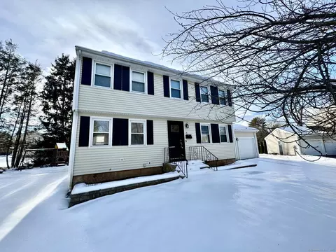 15 Blue Grass Dr, Middletown, CT 06457