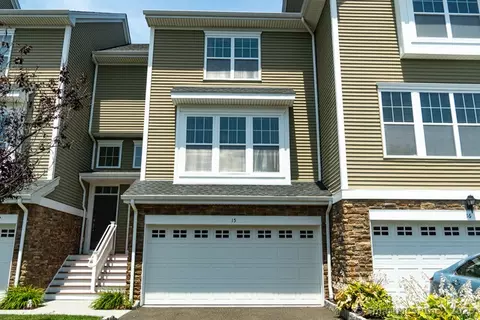15 Bristol Ter #15, Danbury, CT 06810
