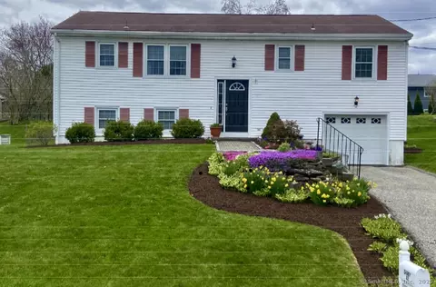 42 Clearview Dr, Brookfield, CT 06804