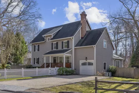 48 Hunt St, Norwalk, CT 06853