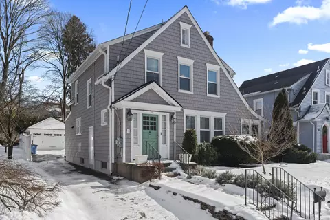 27 Maplewood Rd, New Haven, CT 06515
