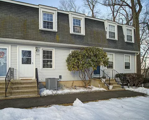 220 Austin Ryer Ln #220, Branford, CT 06405
