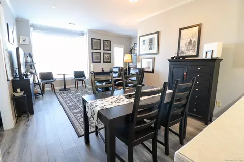 38 Hope St #8, East Lyme, CT 06357