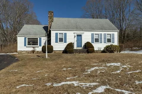 2621 Boston Post Rd, Guilford, CT 06437