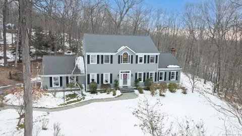 104 Cooper Hill Rd, Southbury, CT 06488