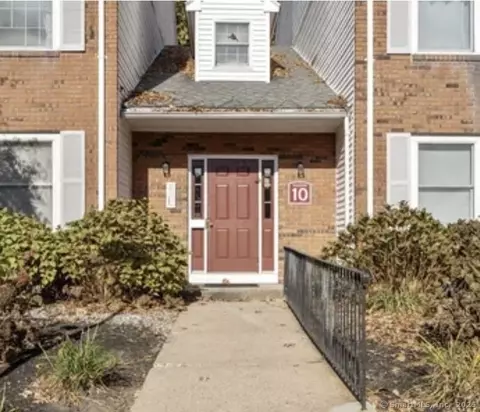10 Concorde Way #A2, Windsor Locks, CT 06096
