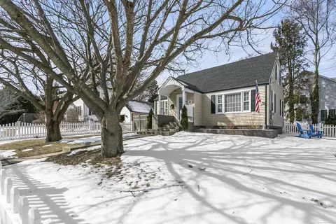 118 Boroskey Rd, Fairfield, CT 06824