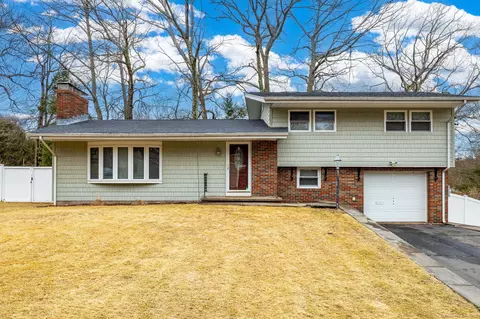 30 Yarde Dr, Bristol, CT 06010