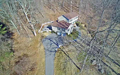 11 Limekiln Rd, Redding, CT 06896