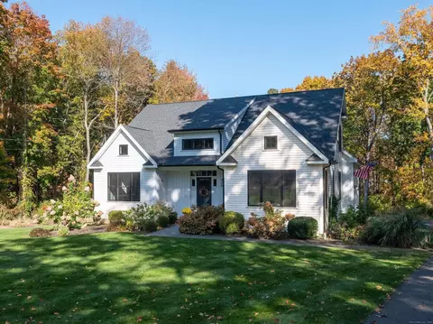 939 Little Meadow Rd, Guilford, CT 06437
