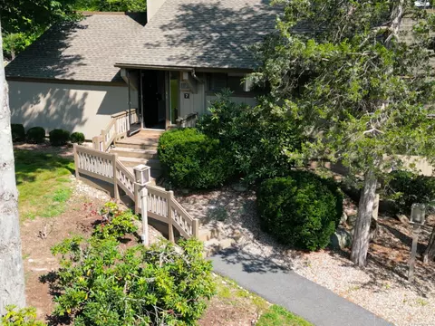 7 Crocus Ln #7, Farmington, CT 06032