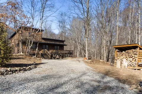 6 Foster Ln, Ivoryton, CT 06442