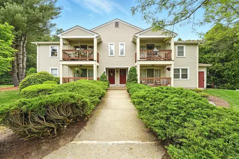 502 Ashmead Cmns #502, Enfield, CT 06082