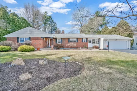 43 Vardon Rd, West Hartford, CT 06117
