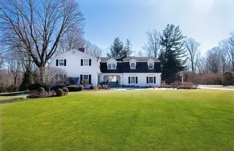 62 Standish Dr, Ridgefield, CT 06877
