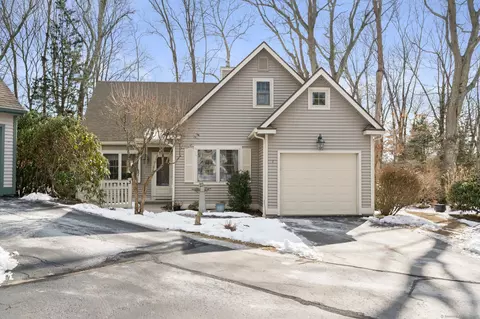 3 Blueberry Ln #3, East Lyme, CT 06357