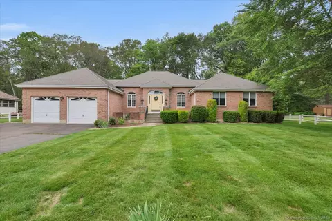 101 Langford Ln, East Hartford, CT 06118