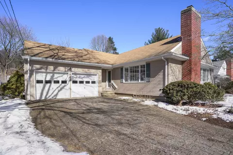 30 Valley Ln, Fairfield, CT 06825