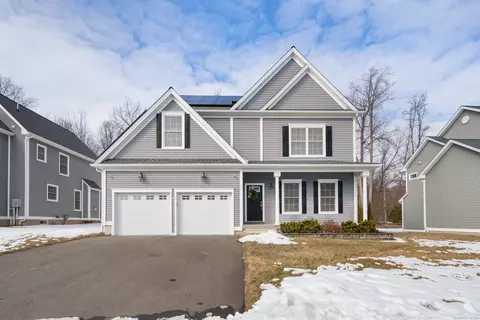 17 Sandstone Rd #17, Plainville, CT 06062