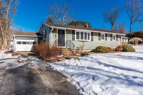 101 Twitchgrass Rd, Trumbull, CT 06611