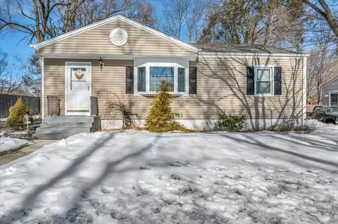 571 Woodin St, Hamden, CT 06514