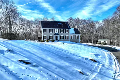 173 Lantern Park Ln N, Southbury, CT 06488