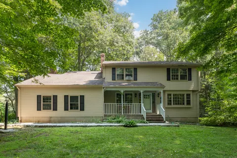 455 S Hoop Pole Rd, Guilford, CT 06437