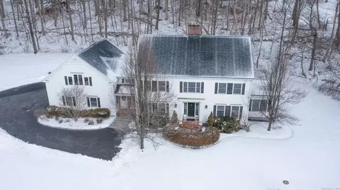 179 Middle River Rd, Danbury, CT 06811