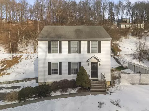 63 Cross St, Danbury, CT 06810