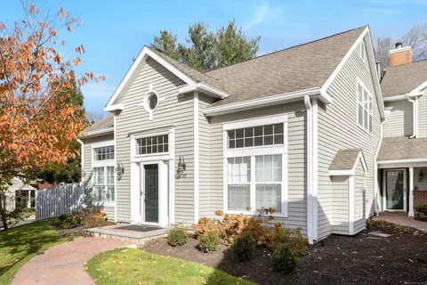 287 Mayfield Dr #287, Trumbull, CT 06611