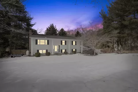 6 Latimer Ct, Waterford, CT 06385