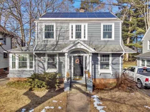 19 Ingram St, Hamden, CT 06517