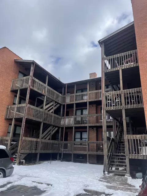 379 Woodland St #2C, Hartford, CT 06112