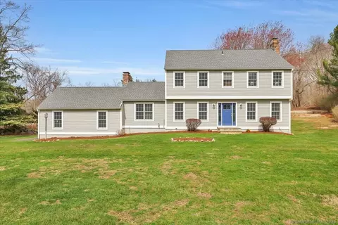 26 Arrowhead Dr, Guilford, CT 06437