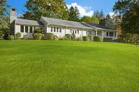 835 Ponus Rdg, New Canaan, CT 06840