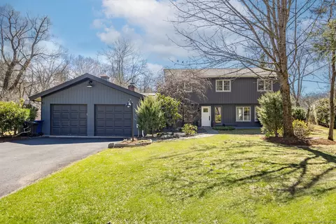 67 Cranbury Rd, Norwalk, CT 06851