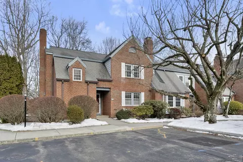 150 Roberton Xing #150, Fairfield, CT 06825