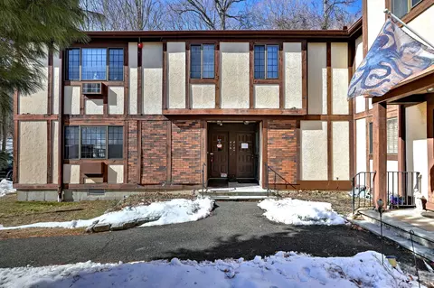 415 Swanson Cres #415, Milford, CT 06461