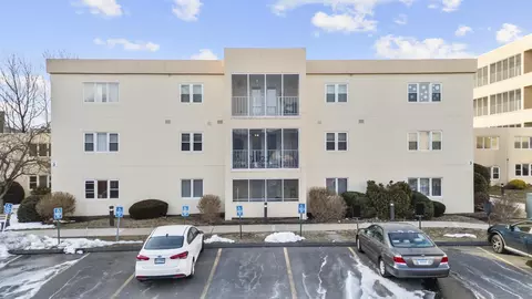 75 Washington Ave #3-206, Hamden, CT 06518